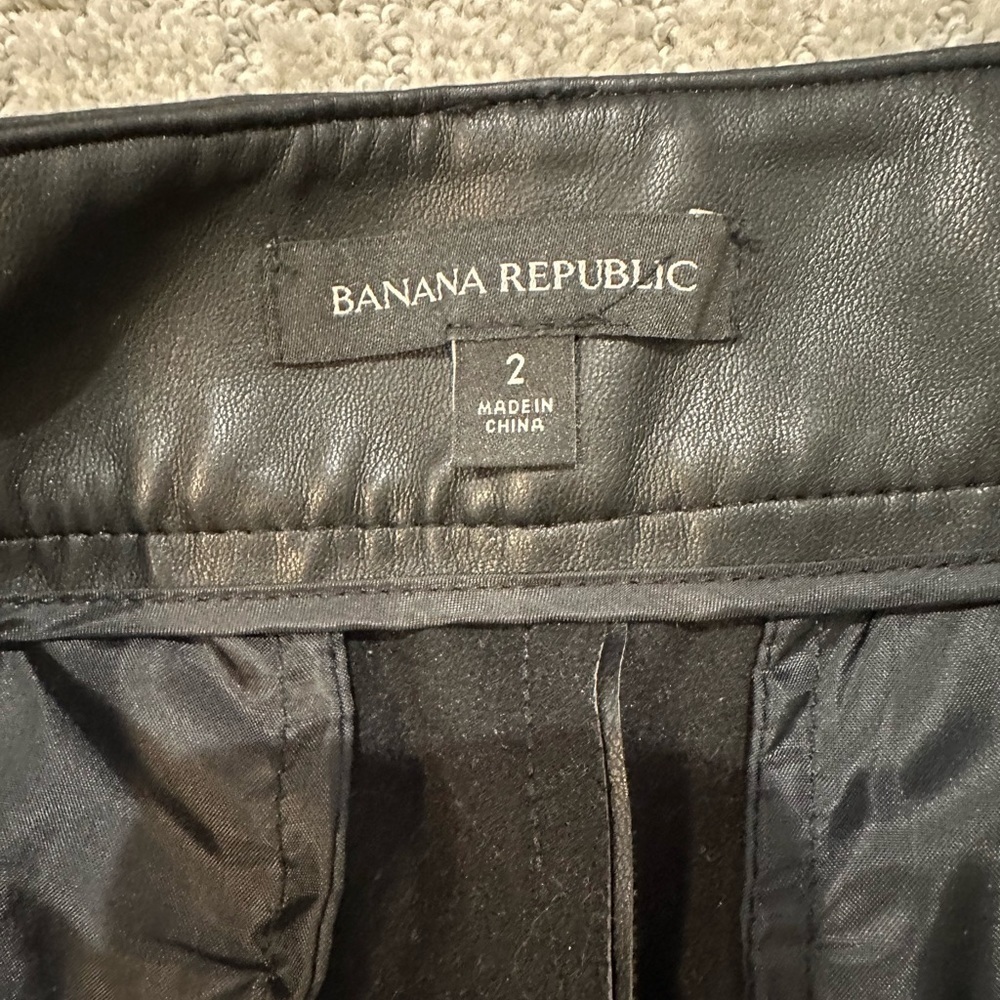 LIKE NEW Banana Republic high rise vegan leather pants, 2 - Picture 5 of 5
